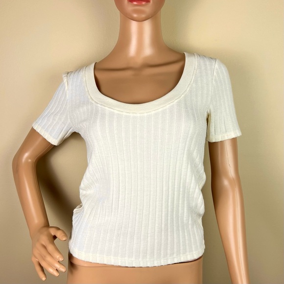 ZARA IVORY SHORT SLEEVE KNIT TOP - Picture 2 of 5